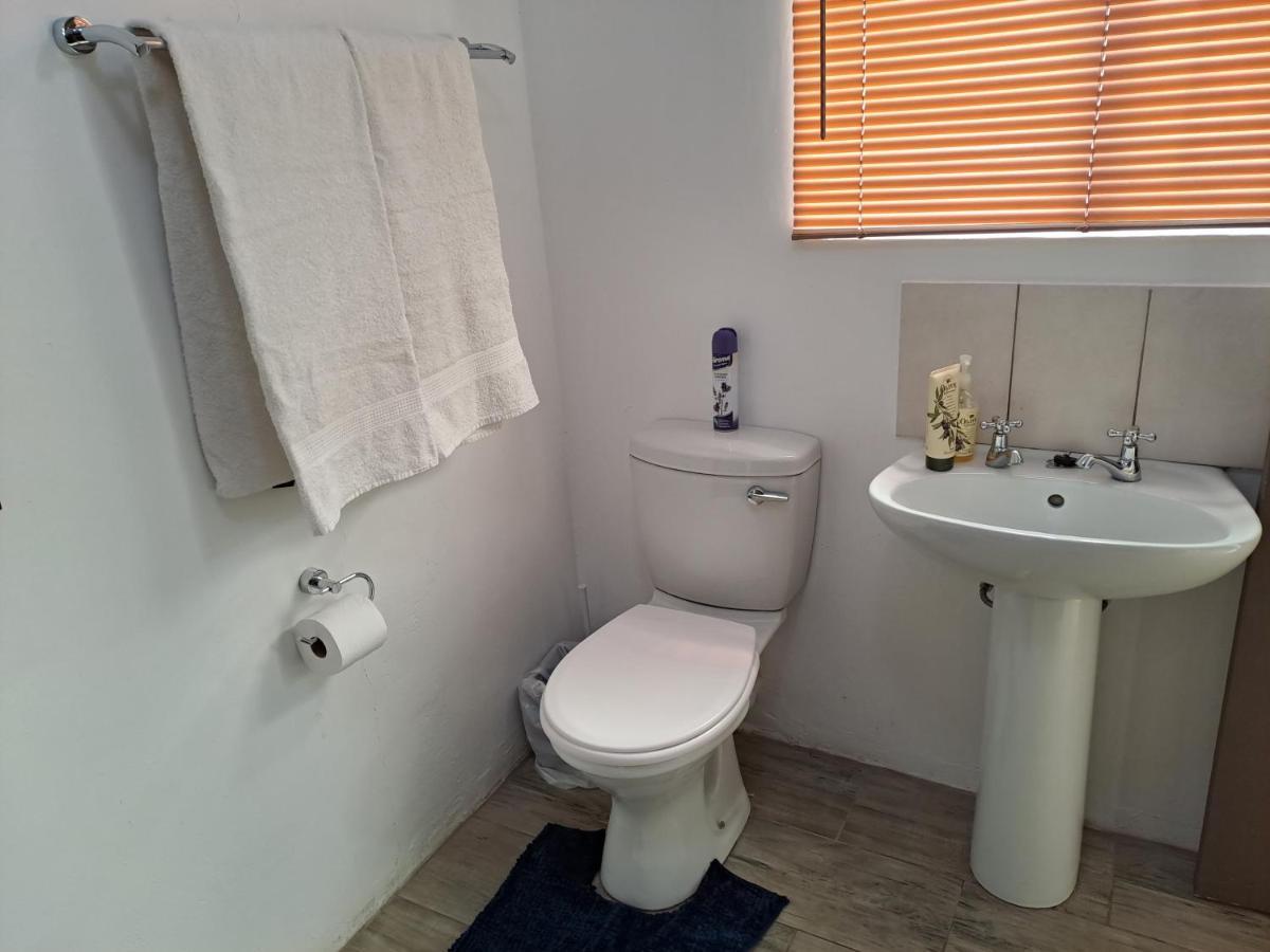 Apartament 74 Voortrekker Street Beaufort West Zewnętrze zdjęcie