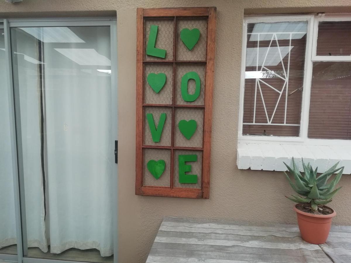 Apartament 74 Voortrekker Street Beaufort West Zewnętrze zdjęcie